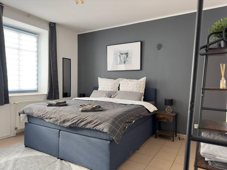 Spacious 70sqm Apartment Sleeps 6 Free Parking