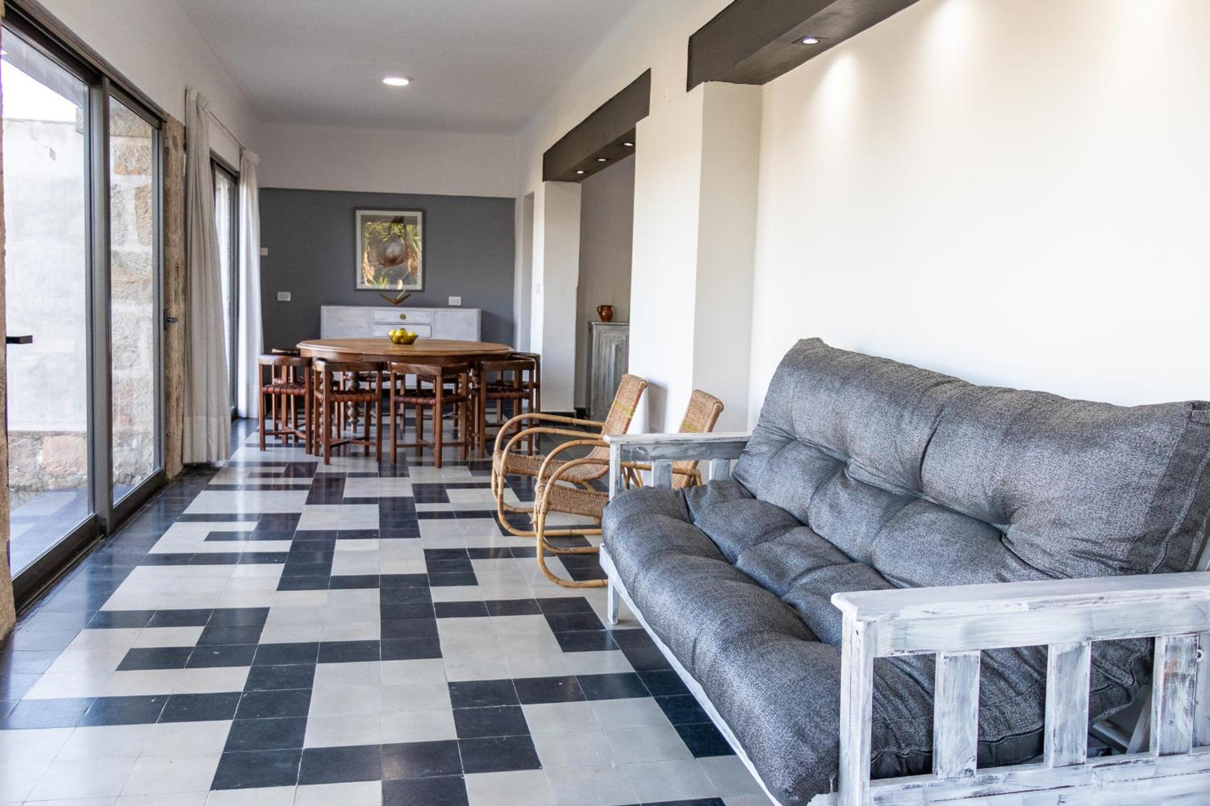 Casa con vista plena al lago y a la ciudad de Villa Carlos Paz IG alquilervillacarlospaz