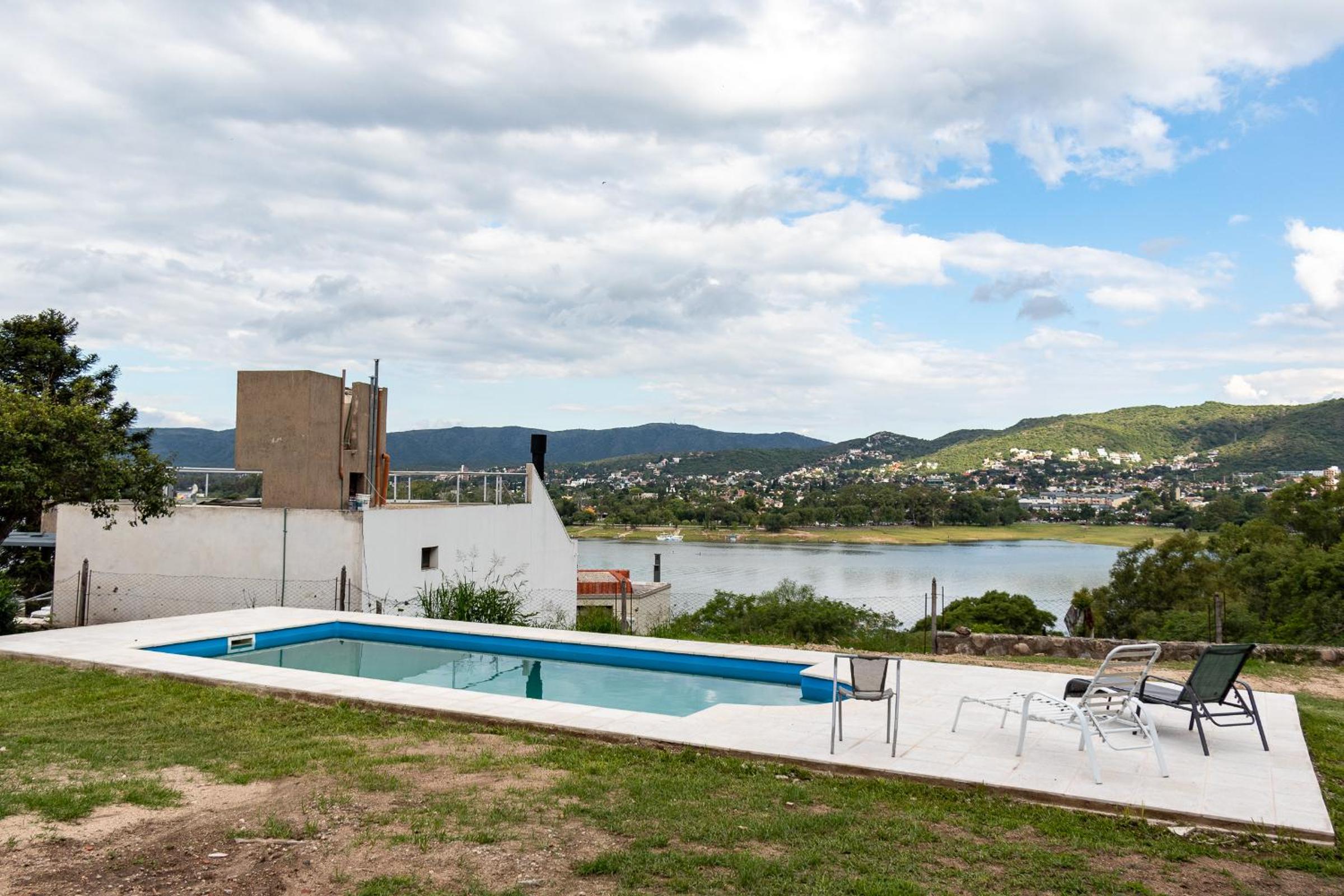 Casa con vista plena al lago y a la ciudad de Villa Carlos Paz IG alquilervillacarlospaz