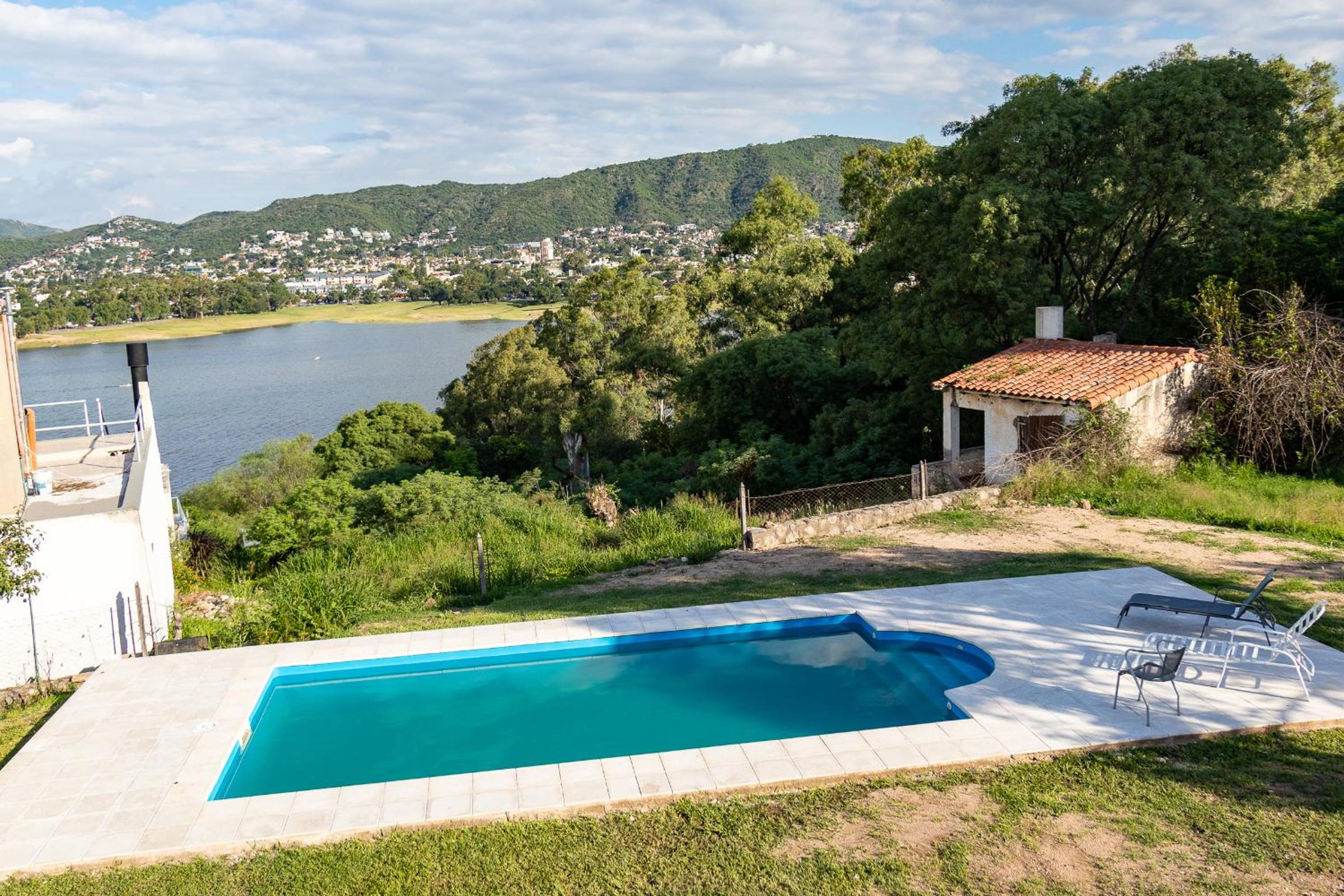 Casa con vista plena al lago y a la ciudad de Villa Carlos Paz IG alquilervillacarlospaz