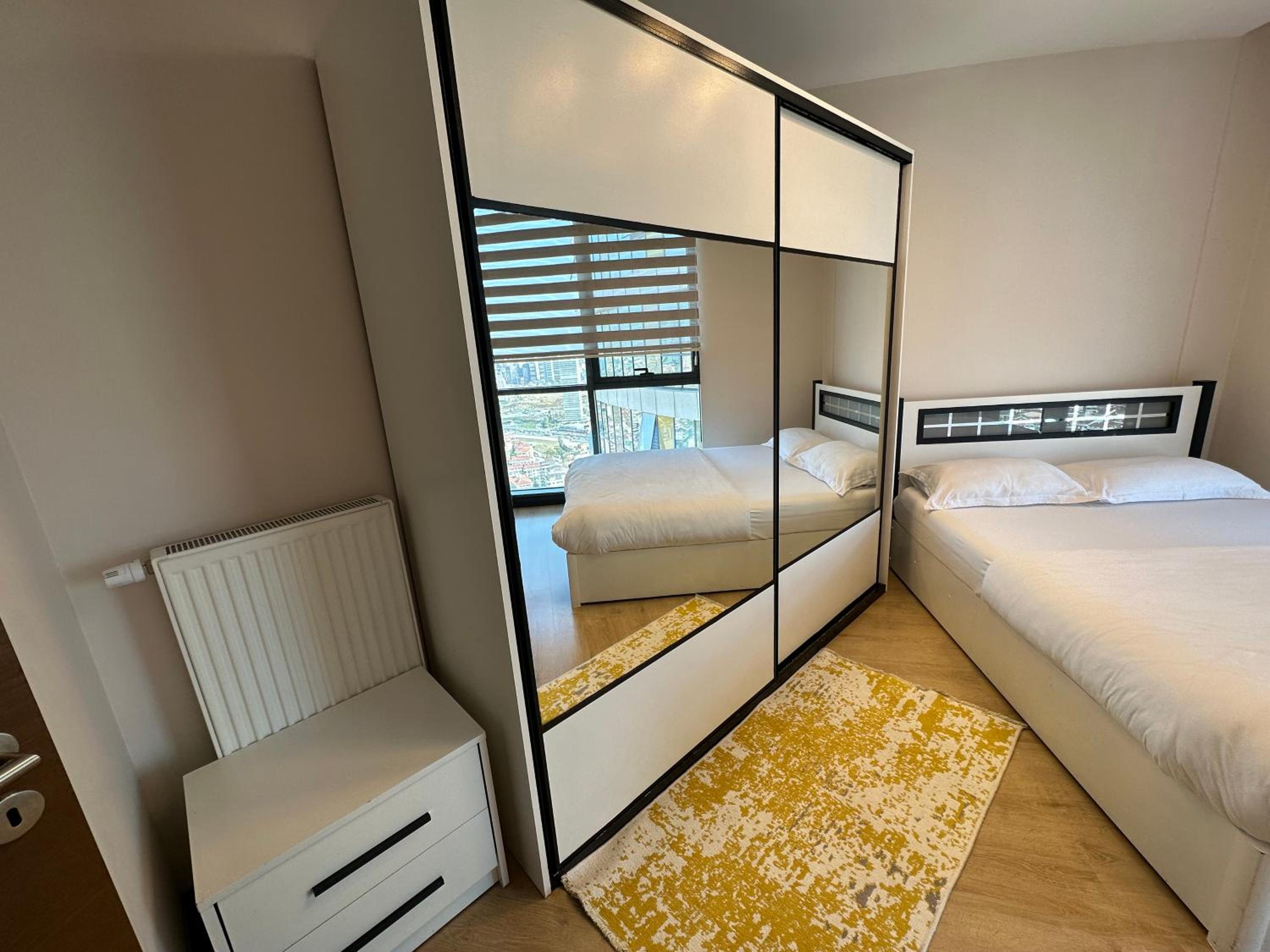 stylish flat-eagle eye for istanbul