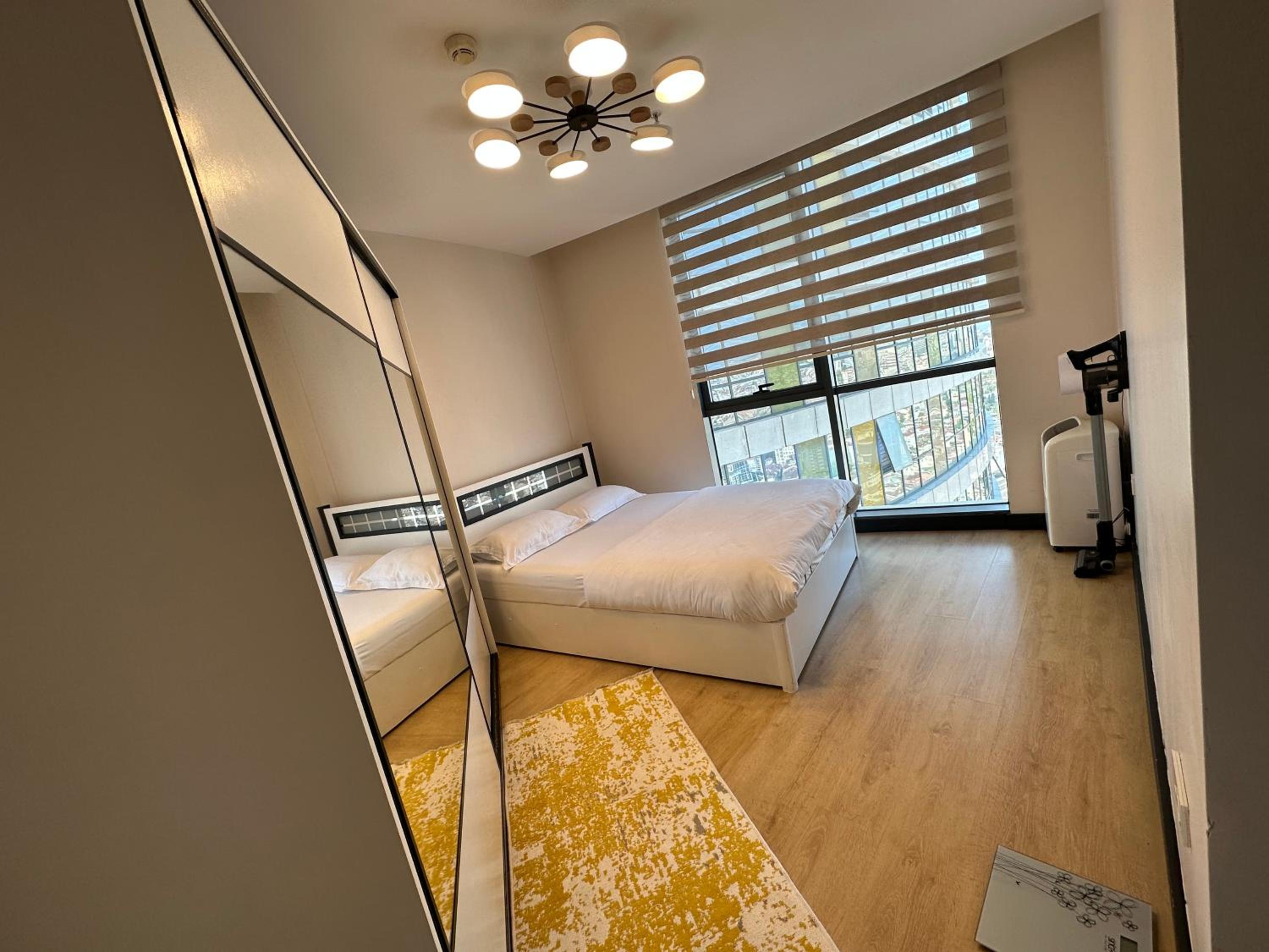 stylish flat-eagle eye for istanbul
