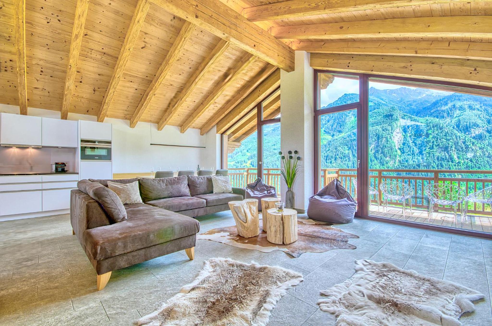 Ski-in Ski-out Chalet Maiskogel