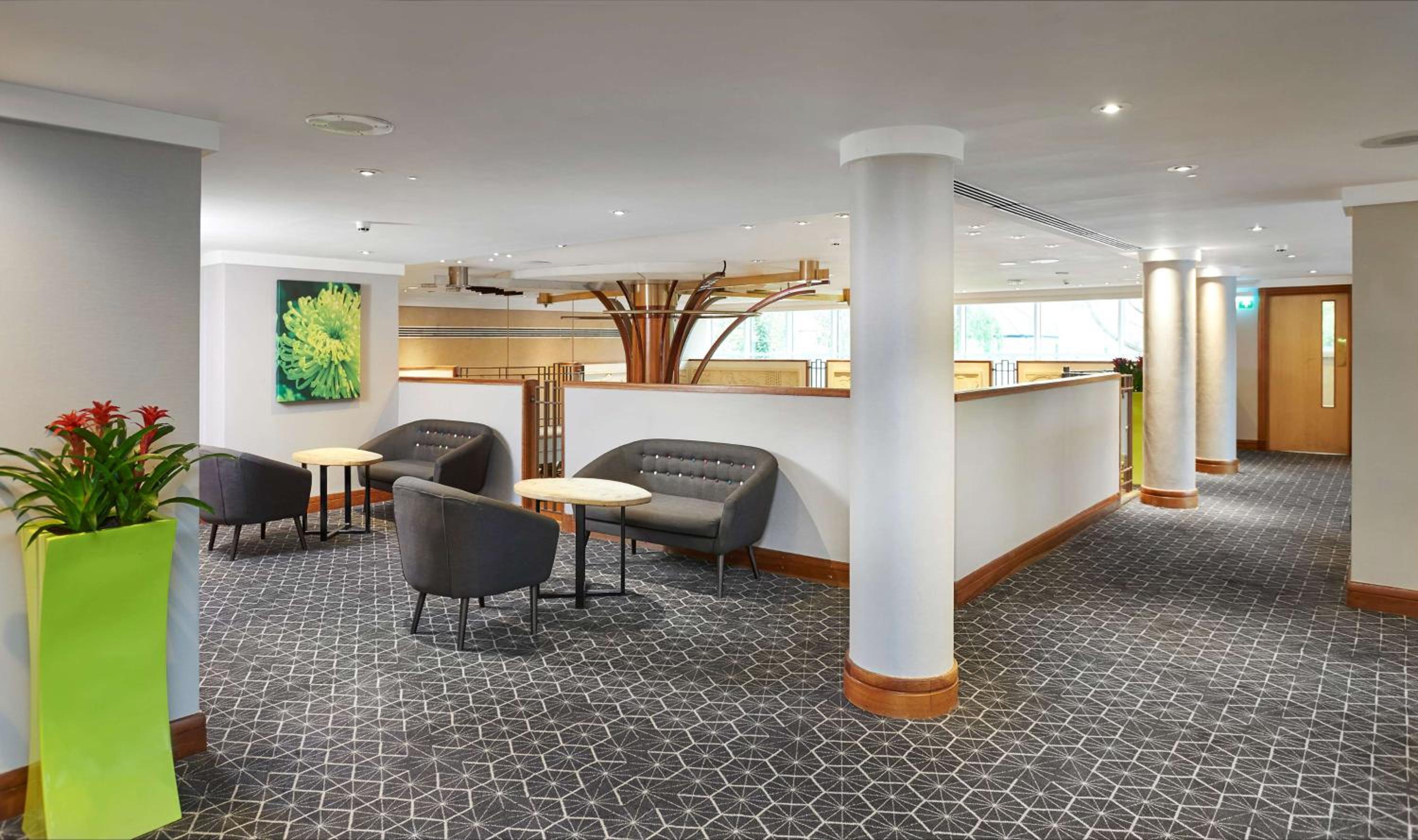 Croydon Vacations - Hilton London Croydon - Property Image 2