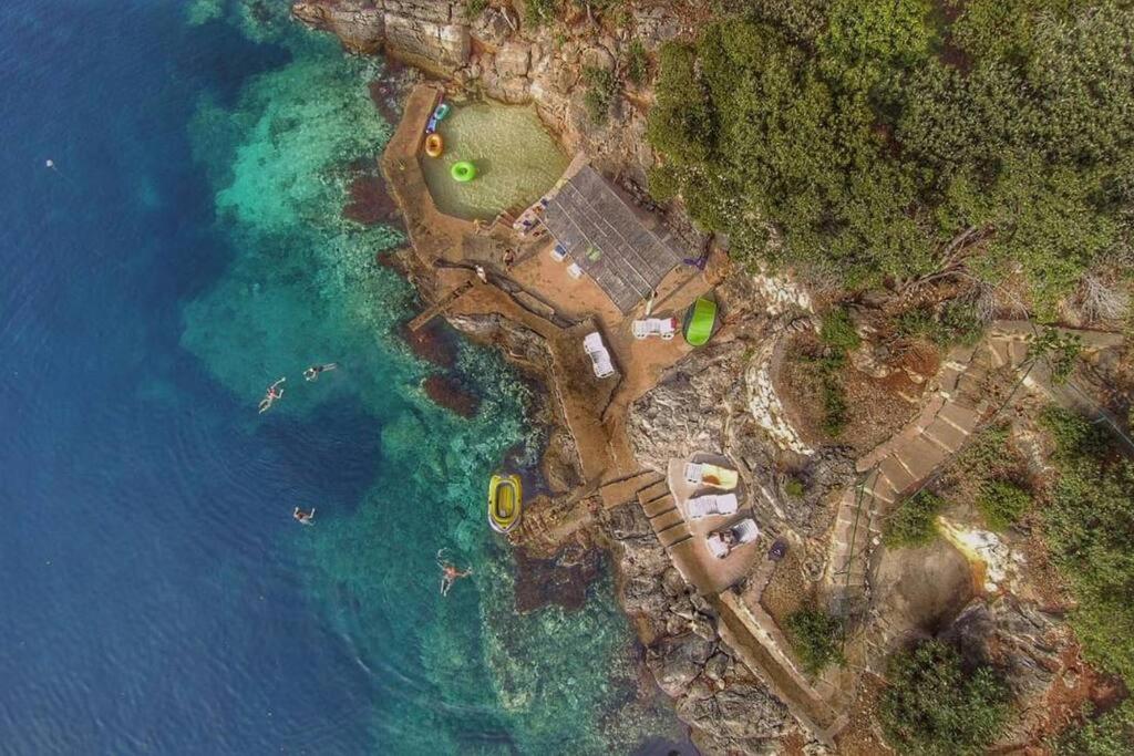 Peaceful Villa Palma with a pool in Dubrovnik