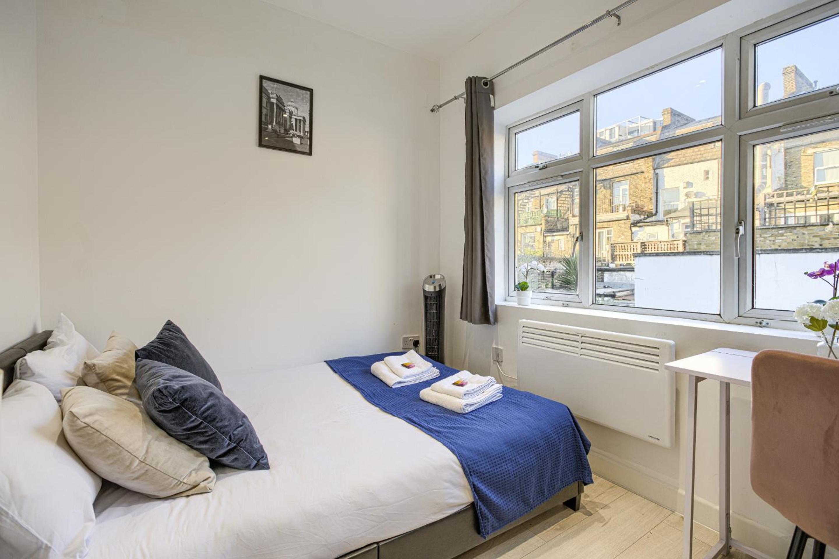 The Finsbury Deluxe Apartments