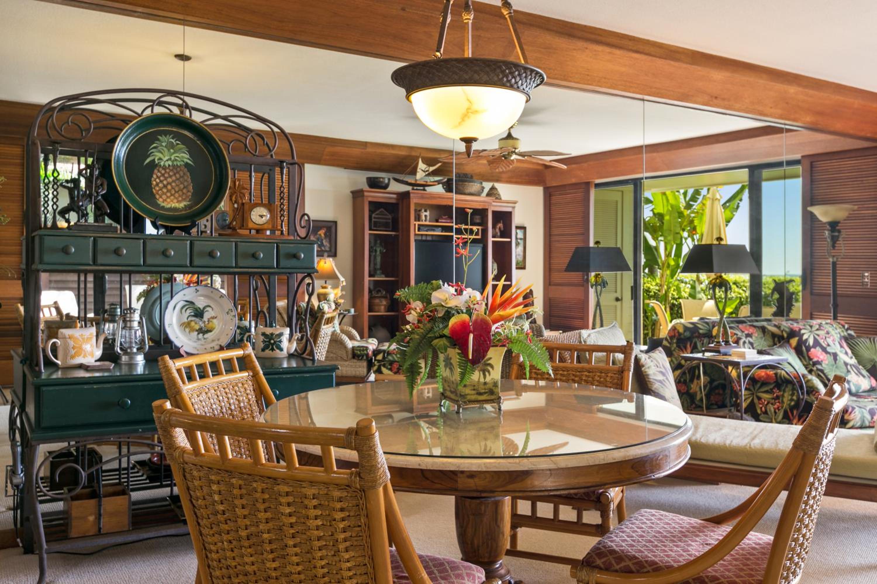 Oceanfront Corner Villa w Air Conditioning - Alekona Kauai