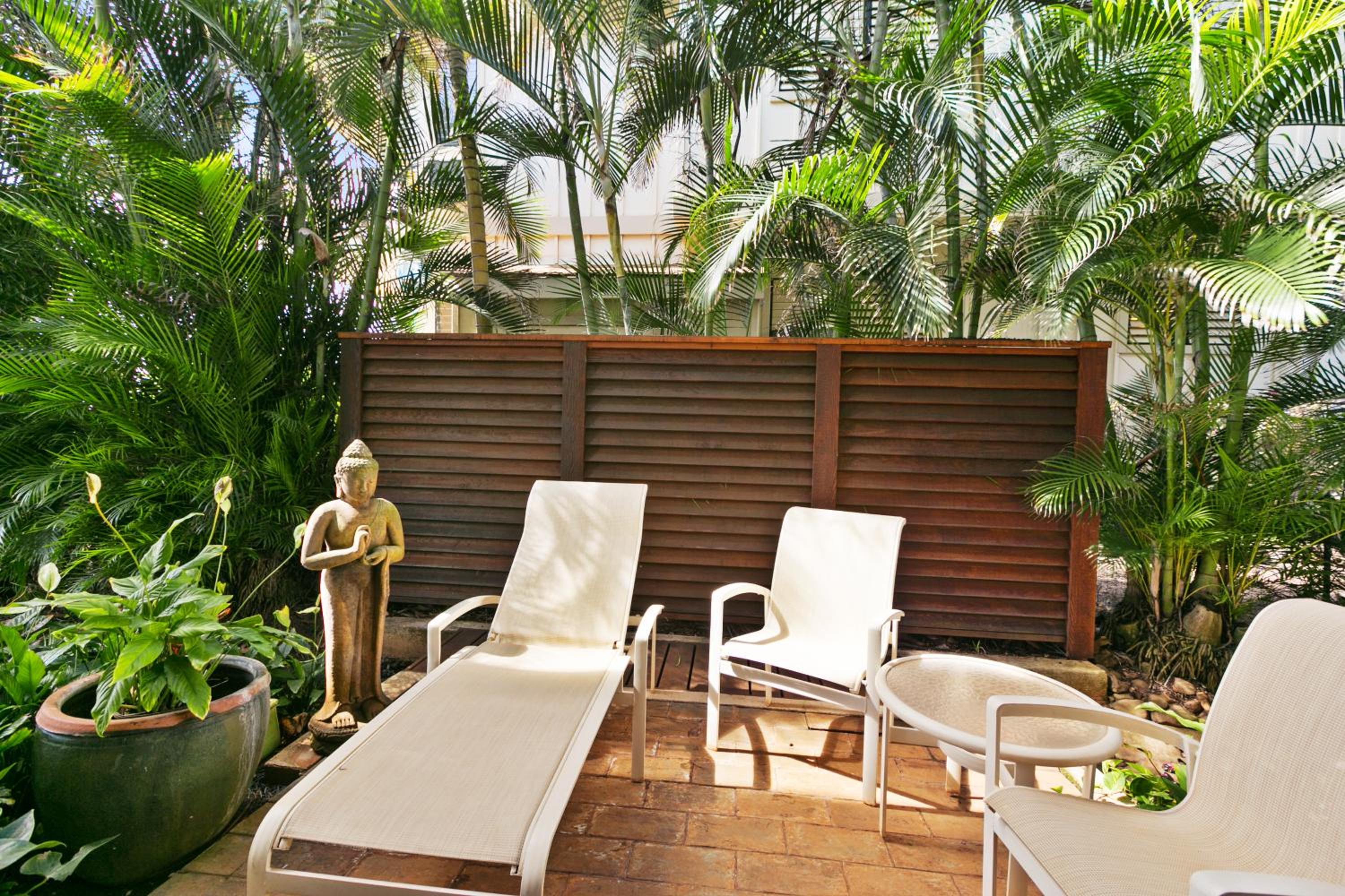 Oceanfront Corner Villa w Air Conditioning - Alekona Kauai