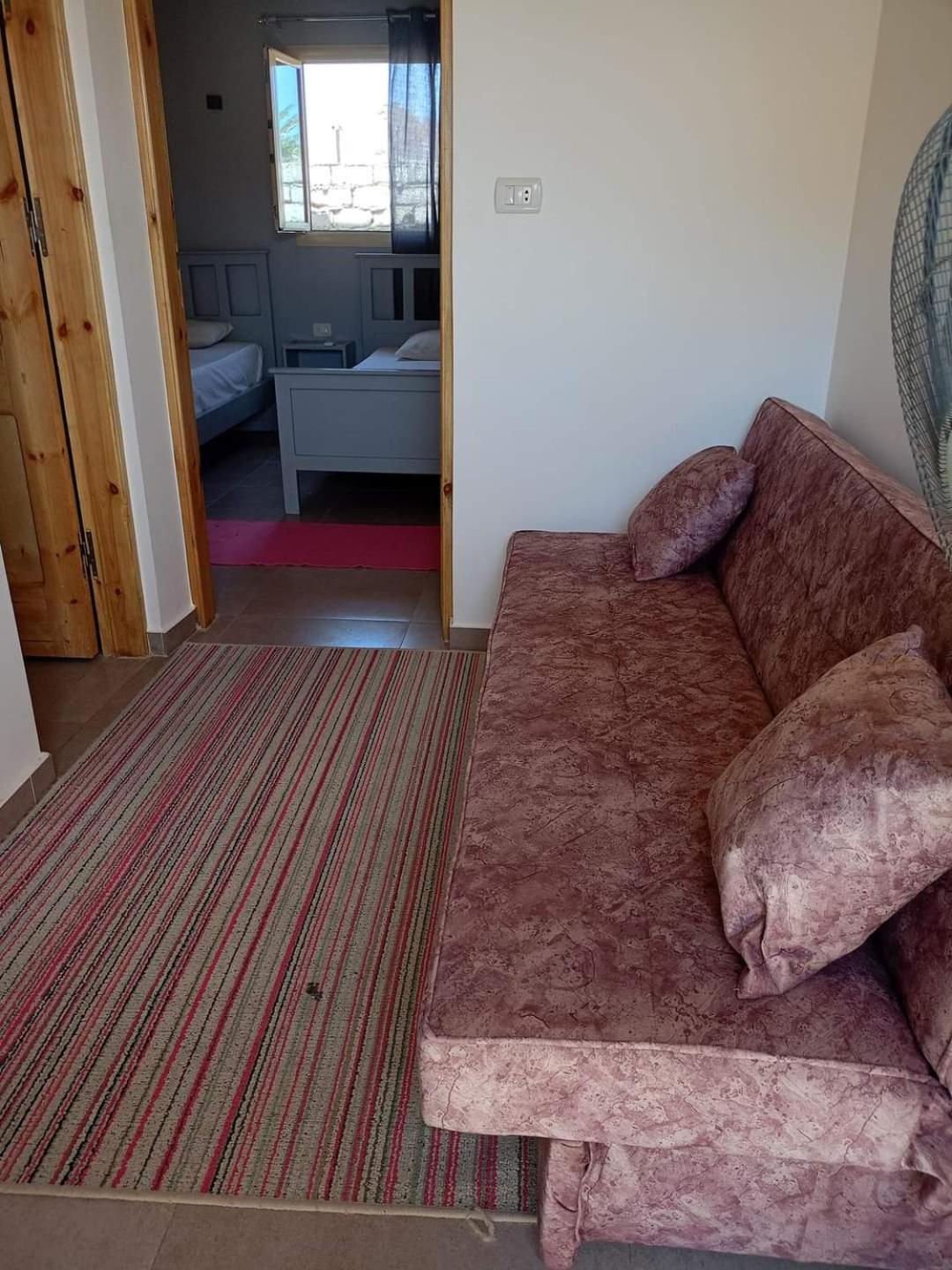 Studio with a spacious garden in Al-Assla view 2