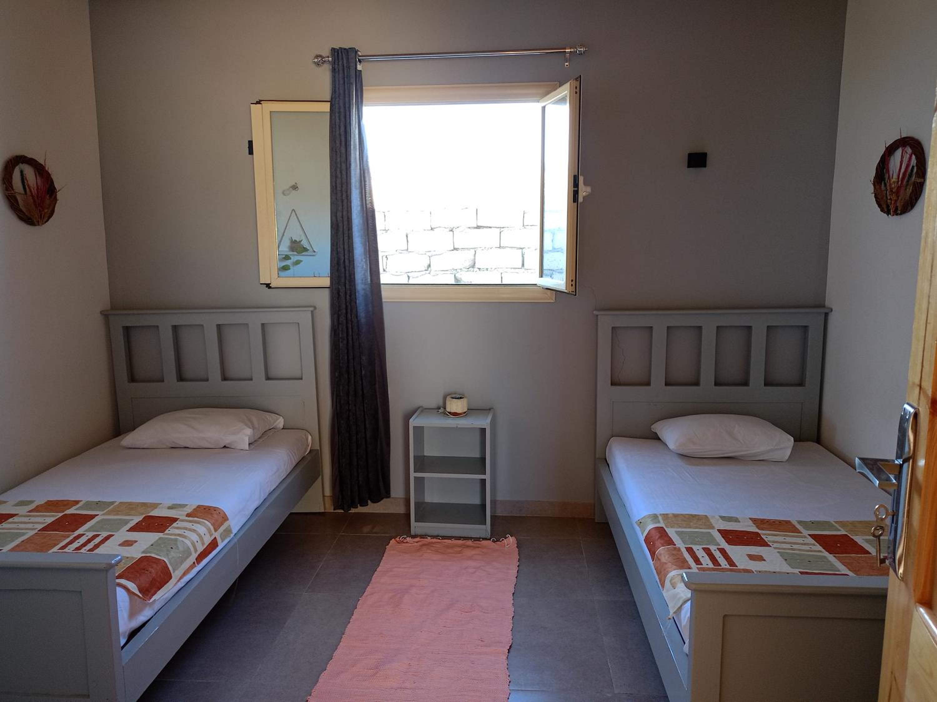 Studio with a spacious garden in Al-Assla view 3