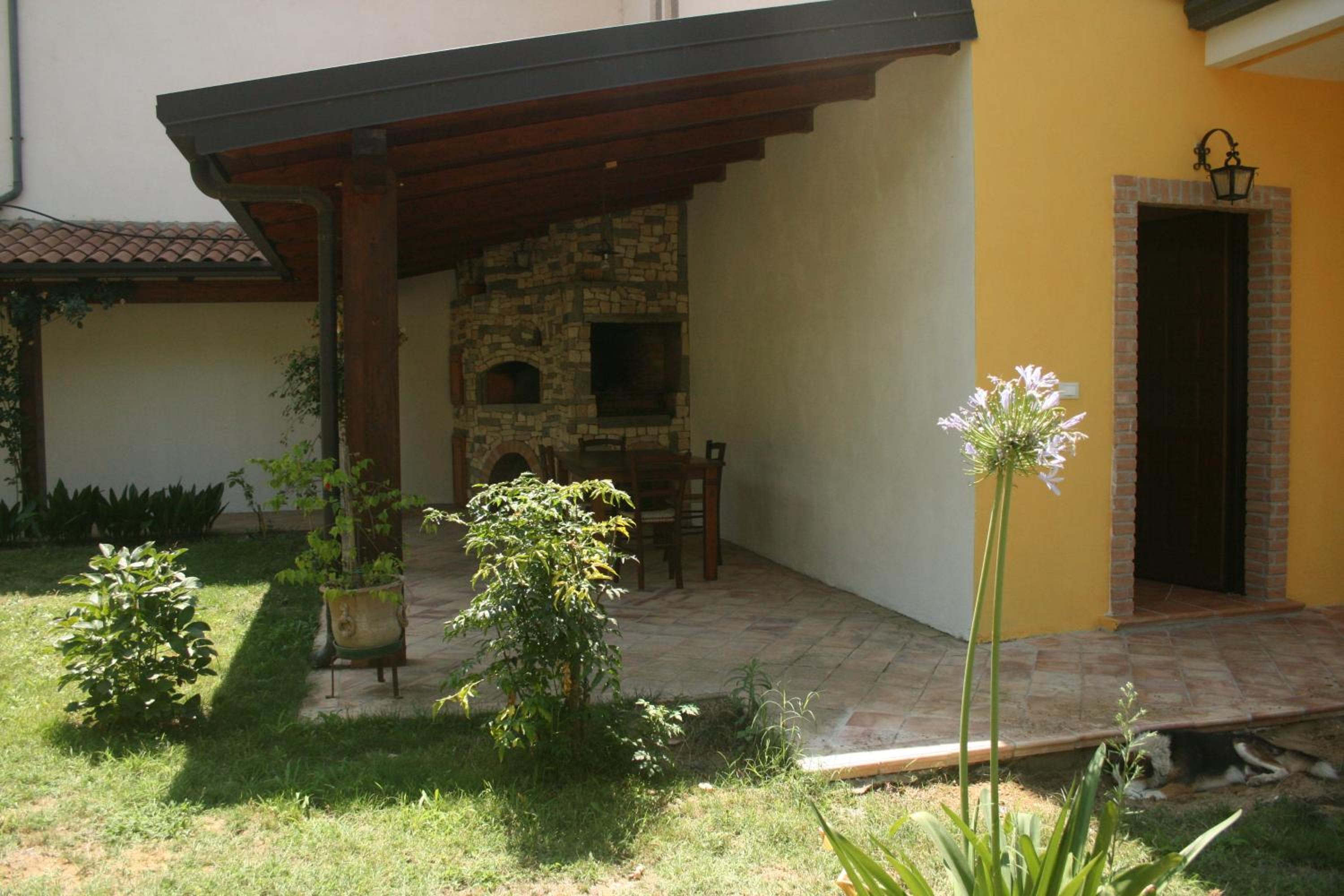 Photo 12