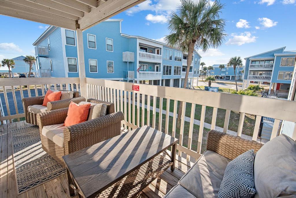 Sea Oats B105 by ALBVR - Pet Friendly - Balcony - Easy Beach Access! view 4