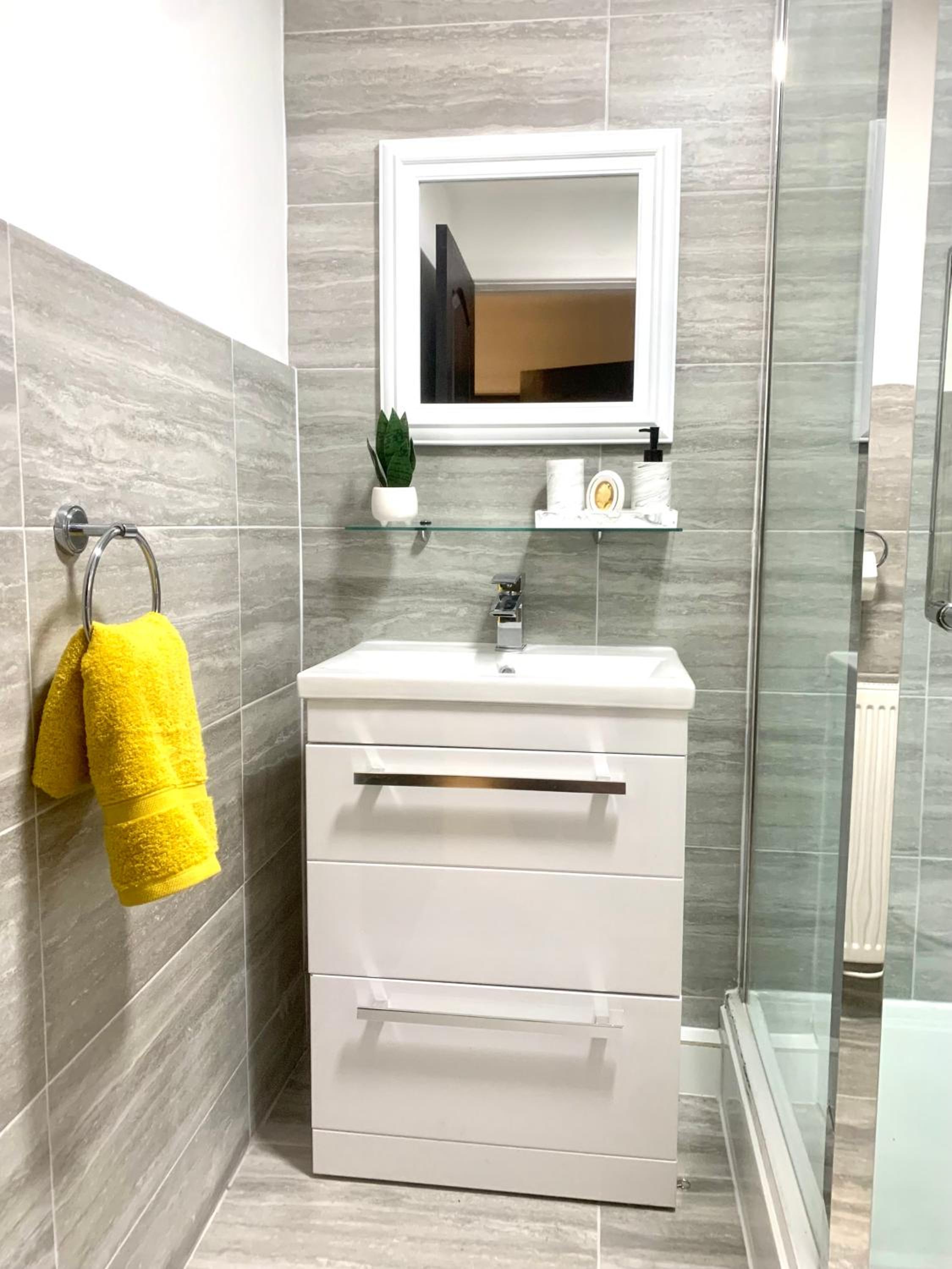Spacious 3BR City Centre Apartment Free Parking