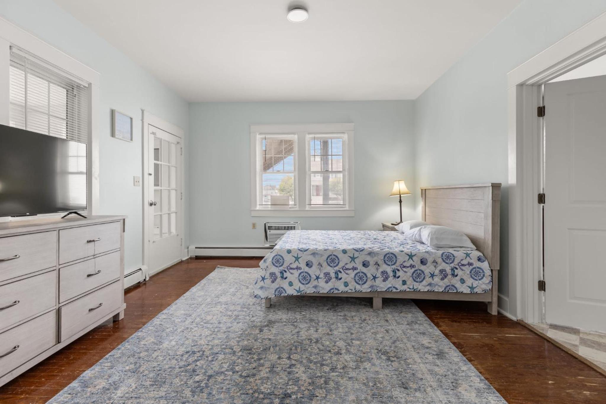6 10th Bottom Apartment view 4