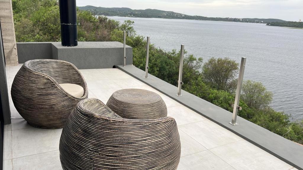 Casas Frente al Lago en Barrio Privado Punta Peñon