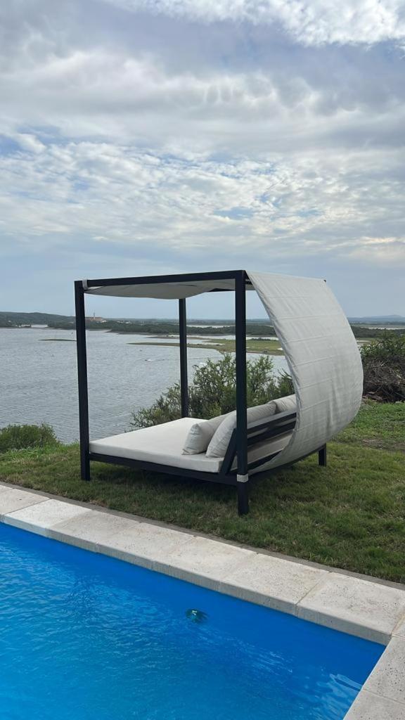 Casas Frente al Lago en Barrio Privado Punta Peñon