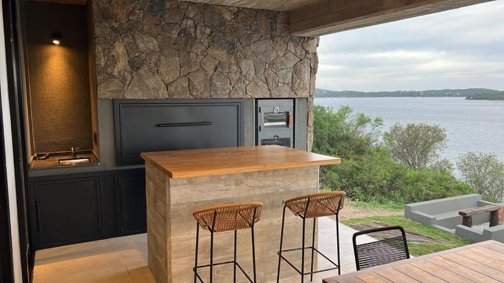 Casas Frente al Lago en Barrio Privado Punta Peñon