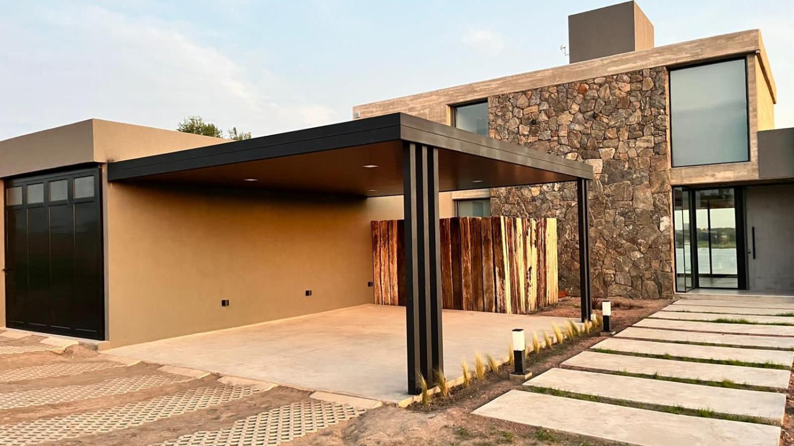 Casas Frente al Lago en Barrio Privado Punta Peñon