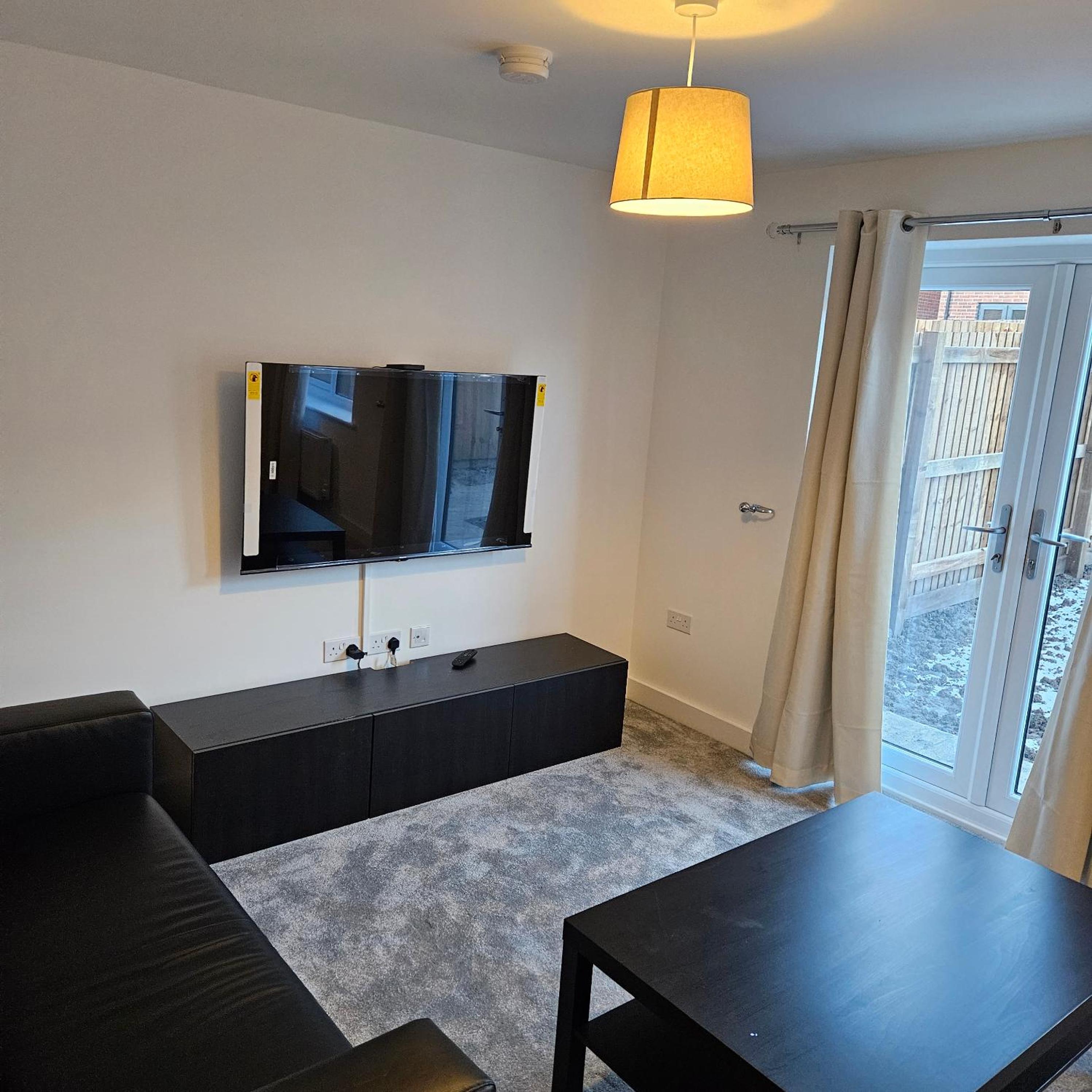 2 bed room house in Manchesrer view 4