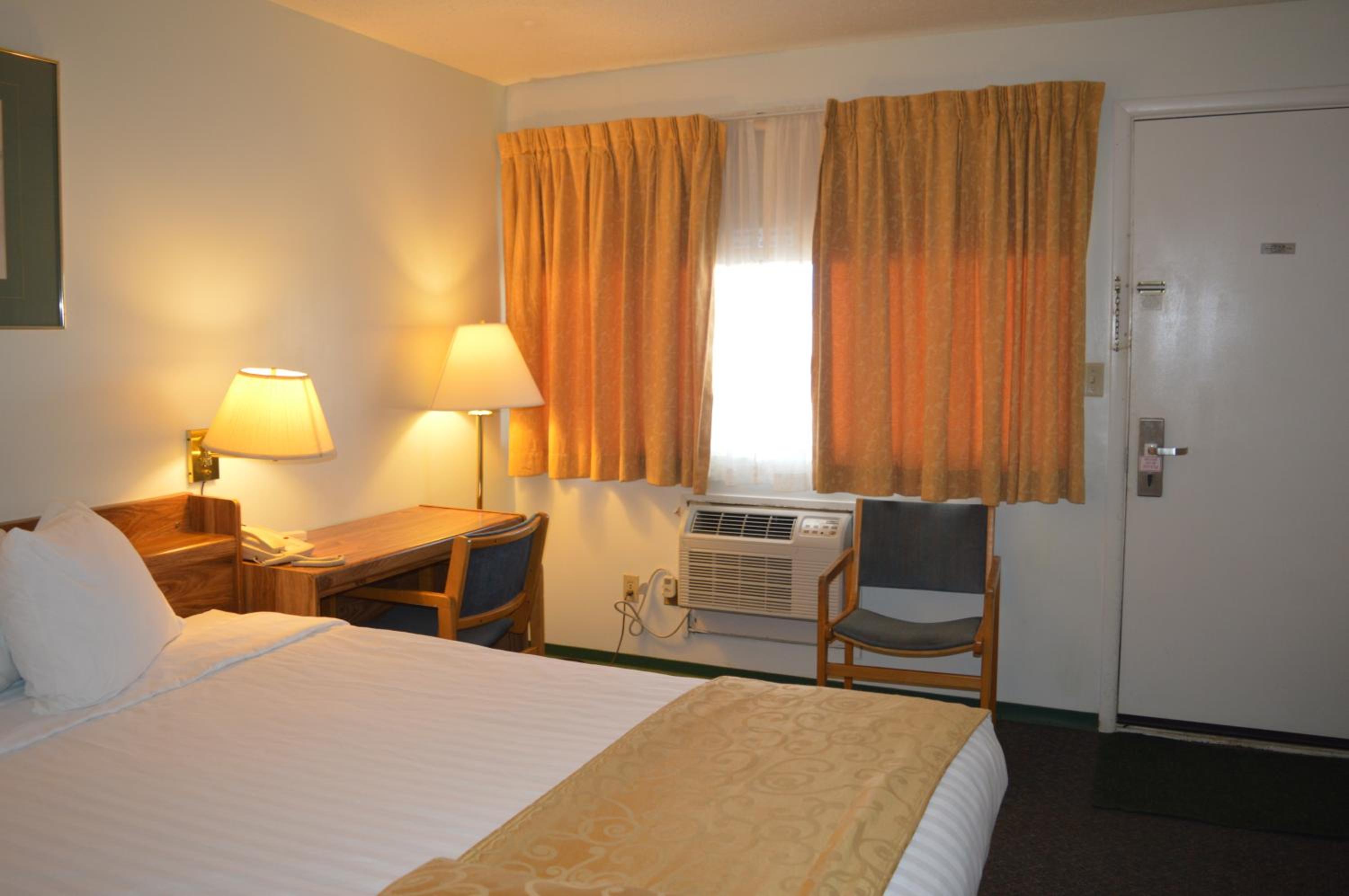 Circle 5 Motel