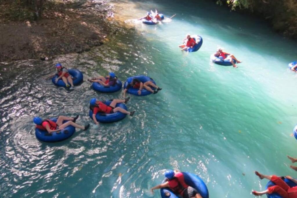 Pocho's Place Rio Celeste
