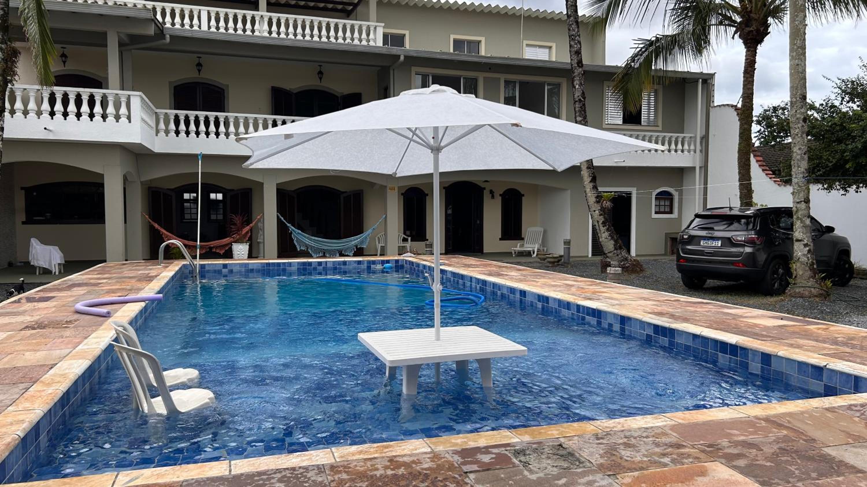 Carnaval a partir 5 diárias - 15 pessoas- Linda Casa de praia com Super piscina 12x5 Novinha com 3 níveis, Wi-Fi, Tv led,jardim , churrasqueira completa