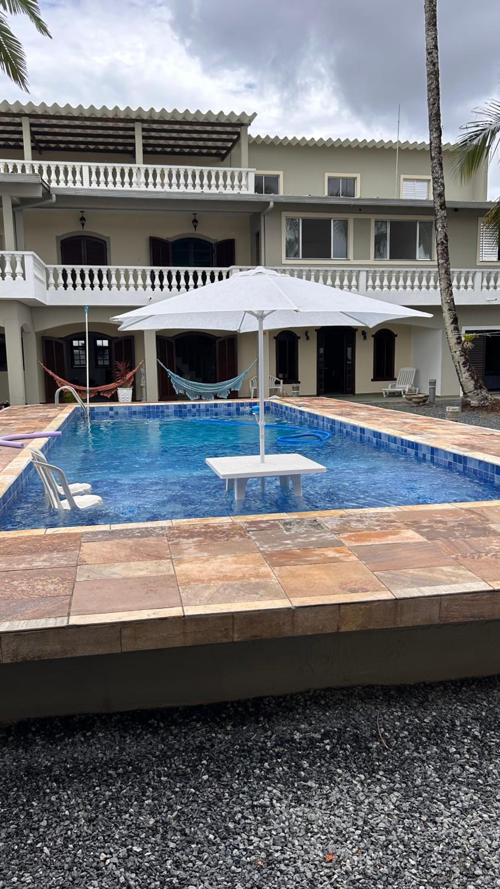 Carnaval a partir 5 diárias - 15 pessoas- Linda Casa de praia com Super piscina 12x5 Novinha com 3 níveis, Wi-Fi, Tv led,jardim , churrasqueira completa