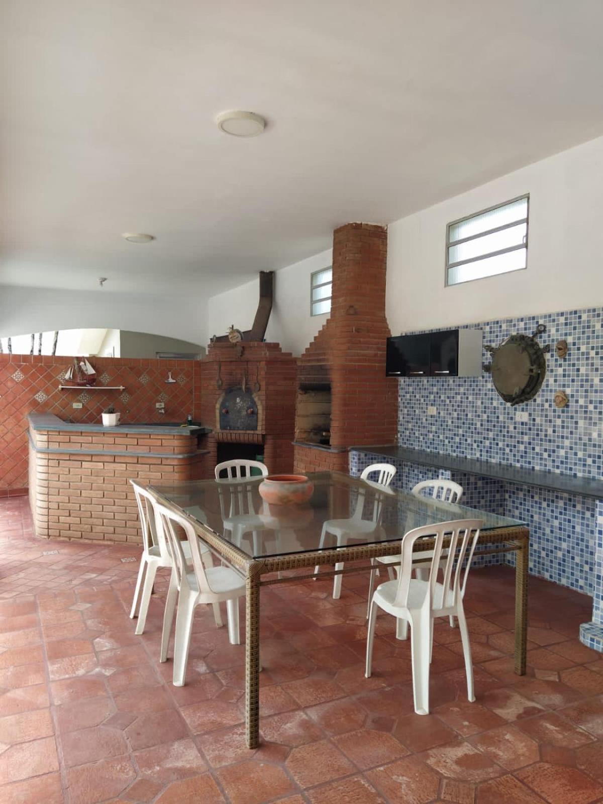 Carnaval a partir 5 diárias - 15 pessoas- Linda Casa de praia com Super piscina 12x5 Novinha com 3 níveis, Wi-Fi, Tv led,jardim , churrasqueira completa