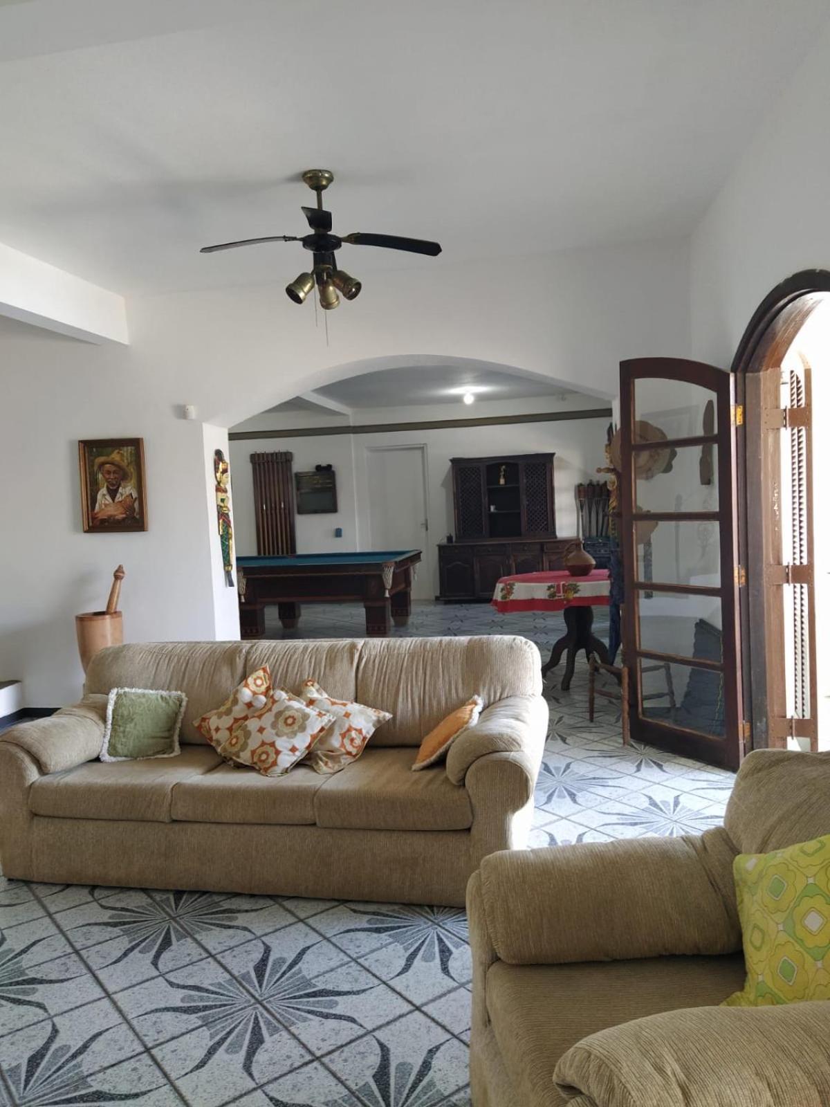Carnaval a partir 5 diárias - 15 pessoas- Linda Casa de praia com Super piscina 12x5 Novinha com 3 níveis, Wi-Fi, Tv led,jardim , churrasqueira completa