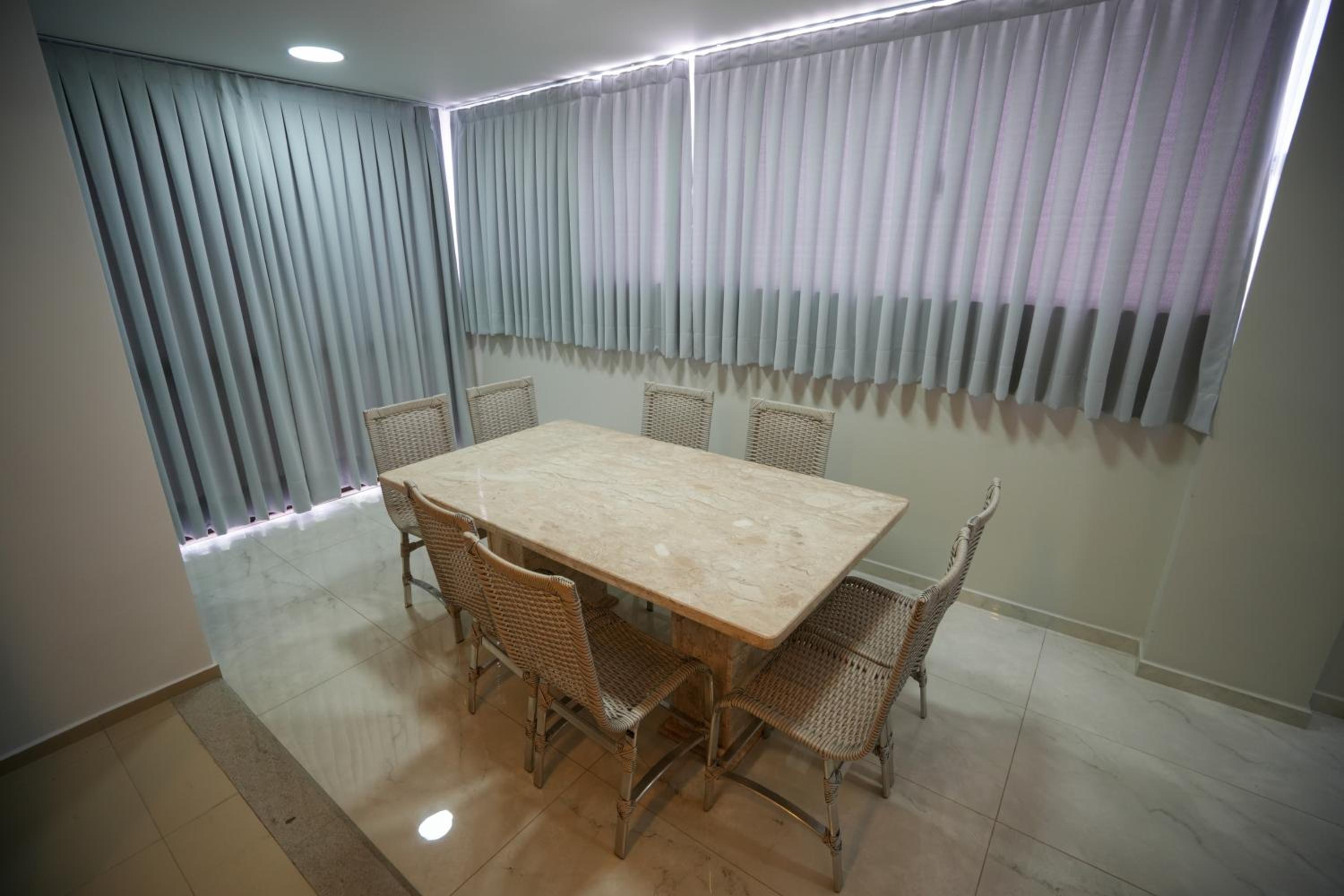 Foz Cobertura 3 suítes e Foz Apartamento 2 suítes