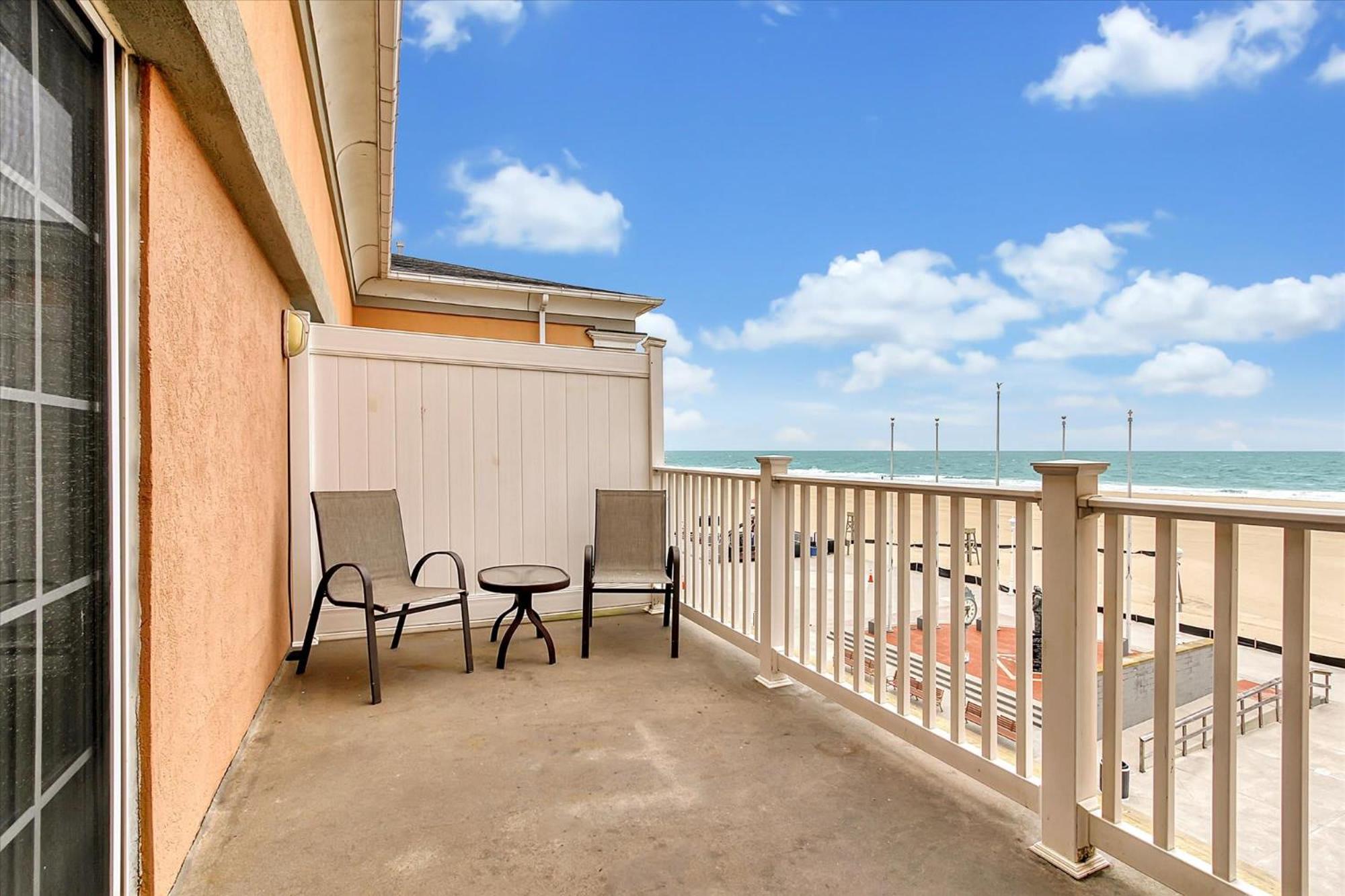 Oceanfront Villa 4(109) Boardwalk Oceanfront view 3