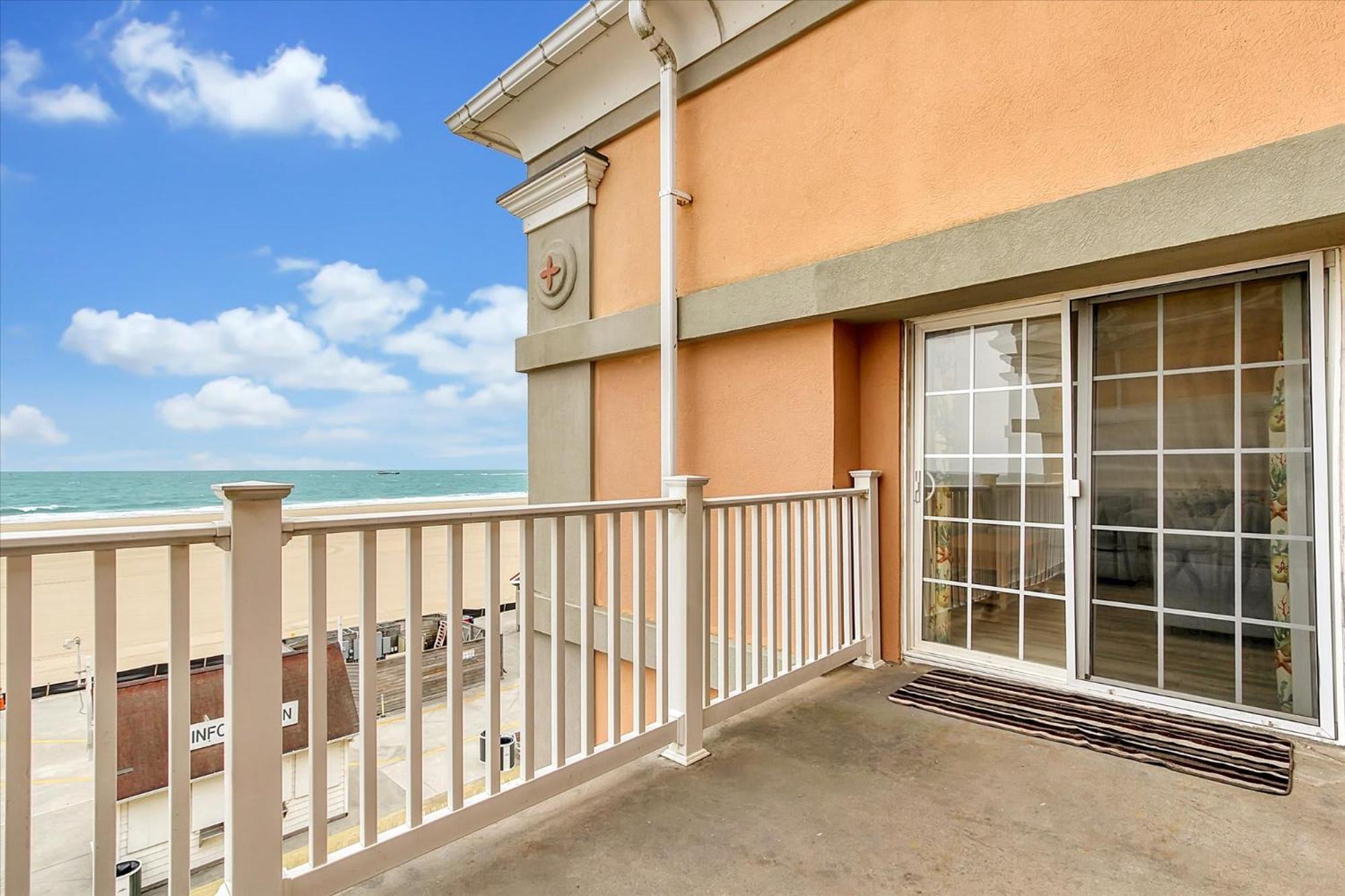 Oceanfront Villa 4(109) Boardwalk Oceanfront view 4