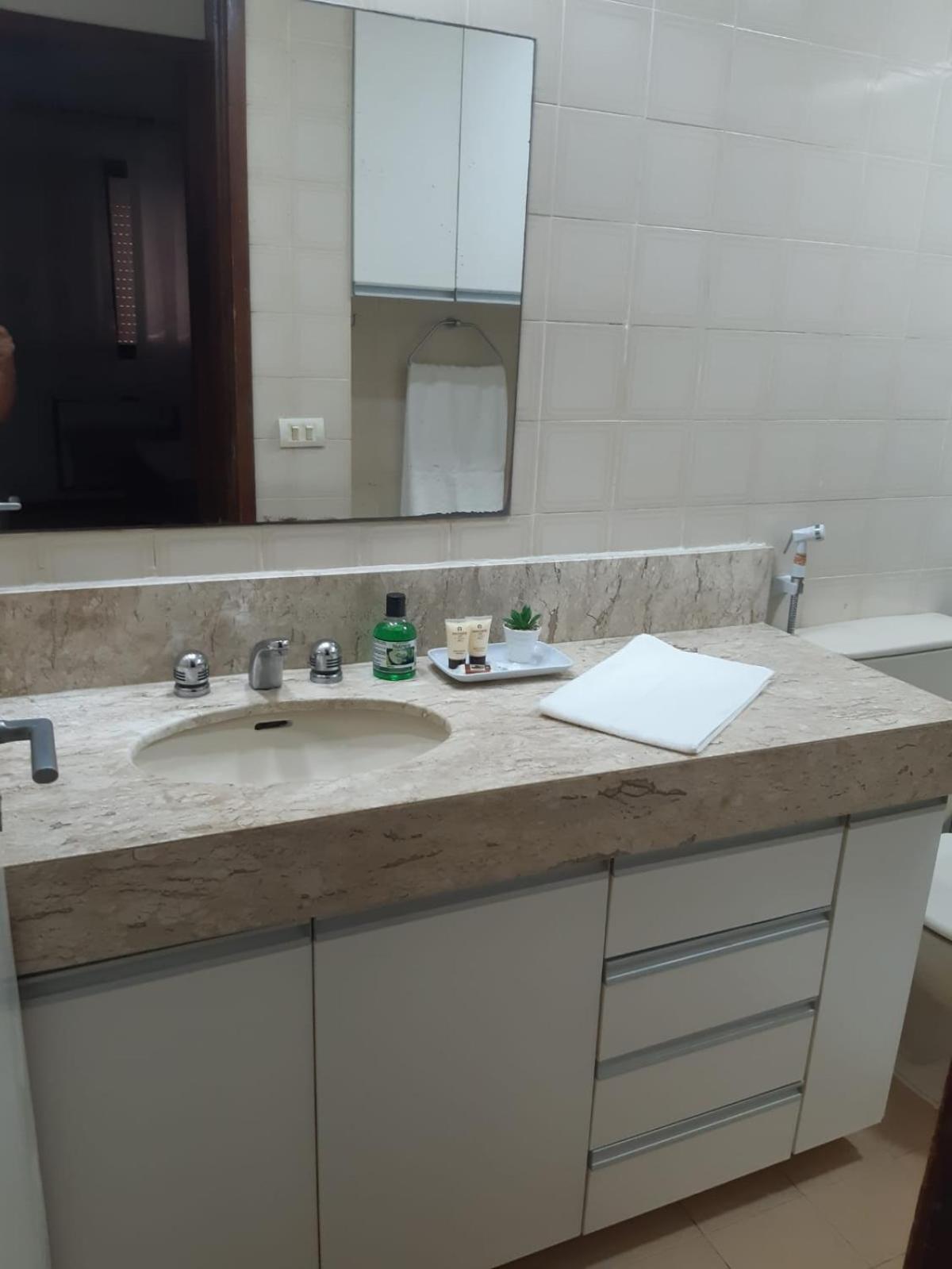 Apart na Praia da Barra da Tijuca ,Posto 6 Aptº inteiro para até 4 pessoas