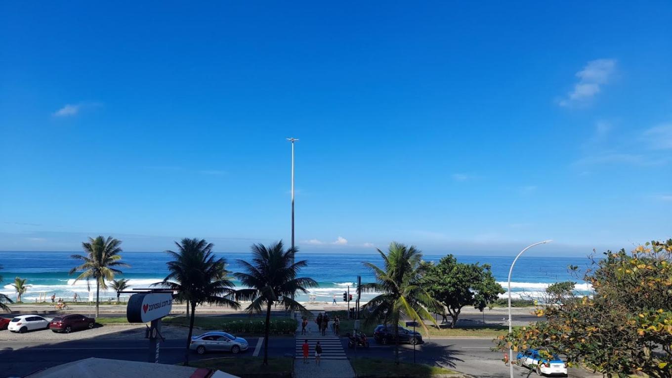 Apart na Praia da Barra da Tijuca ,Posto 6 Aptº inteiro para até 4 pessoas