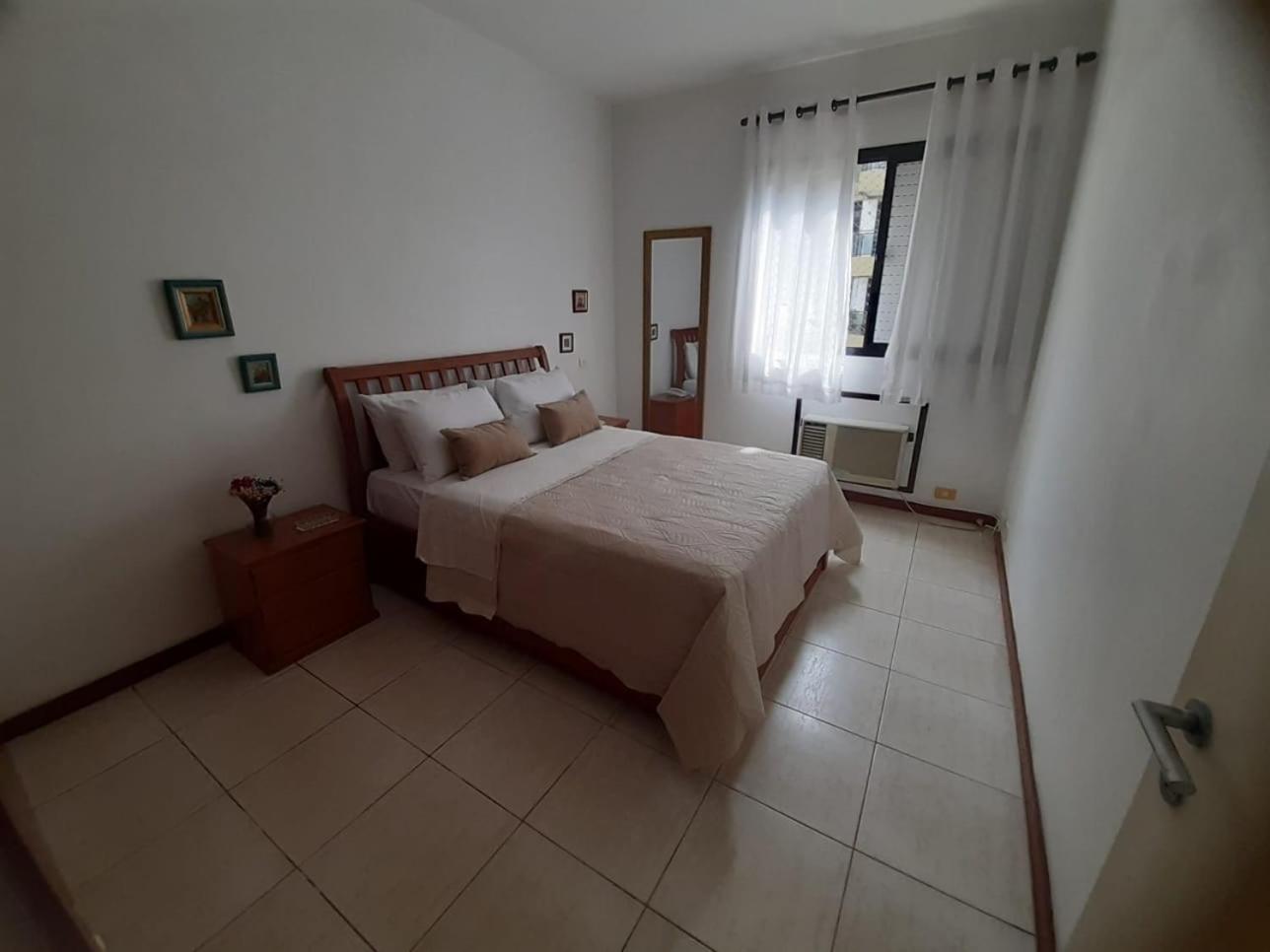 Apart na Praia da Barra da Tijuca ,Posto 6 Aptº inteiro para até 4 pessoas