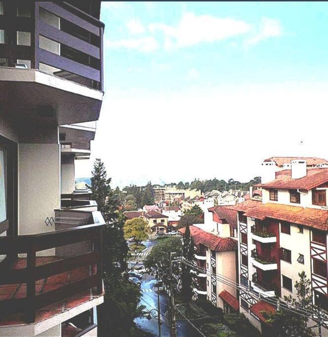 Gramado. Apto Lindo e Estratégico na Rua Torta.