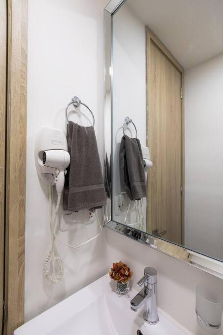 Galería Caribe 2 habitaciones en piso 24 cerca de la playa y centro histórico