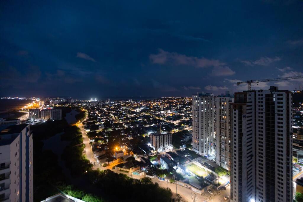 Galería Caribe 2 habitaciones en piso 24 cerca de la playa y centro histórico