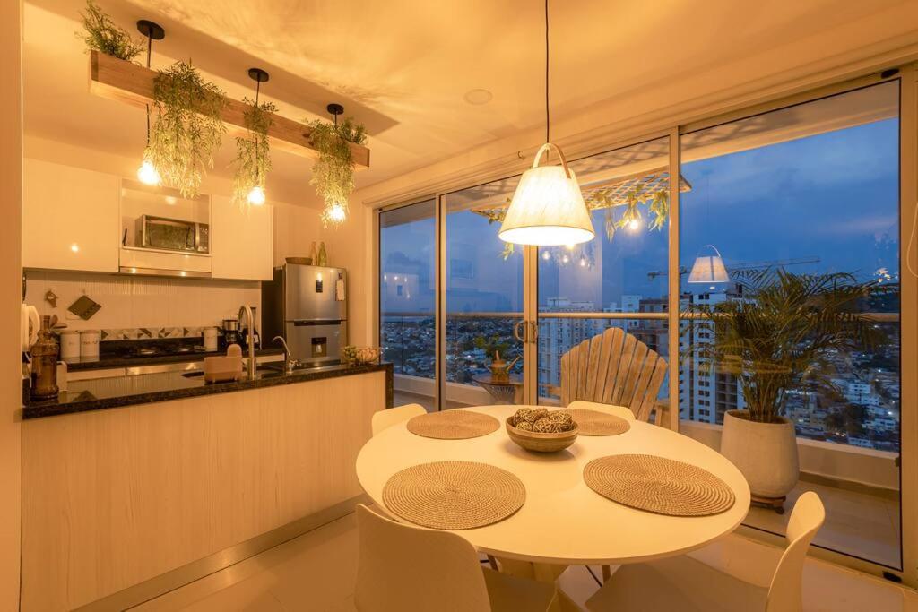 Galería Caribe 2 habitaciones en piso 24 cerca de la playa y centro histórico