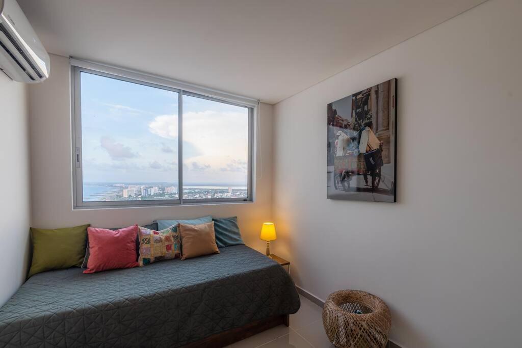 Galería Caribe 2 habitaciones en piso 24 cerca de la playa y centro histórico