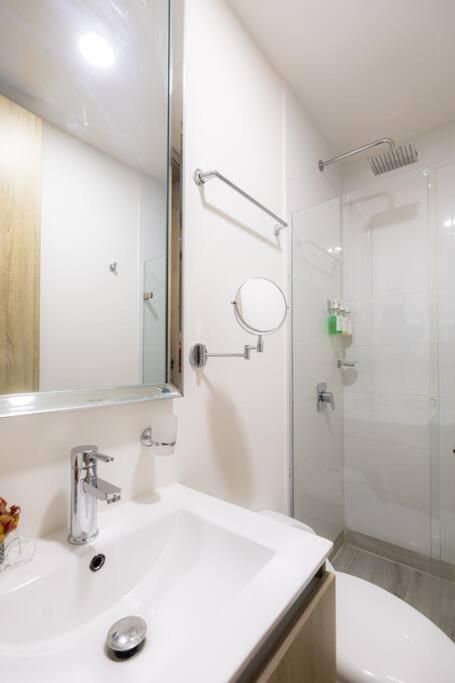 Galería Caribe 2 habitaciones en piso 24 cerca de la playa y centro histórico