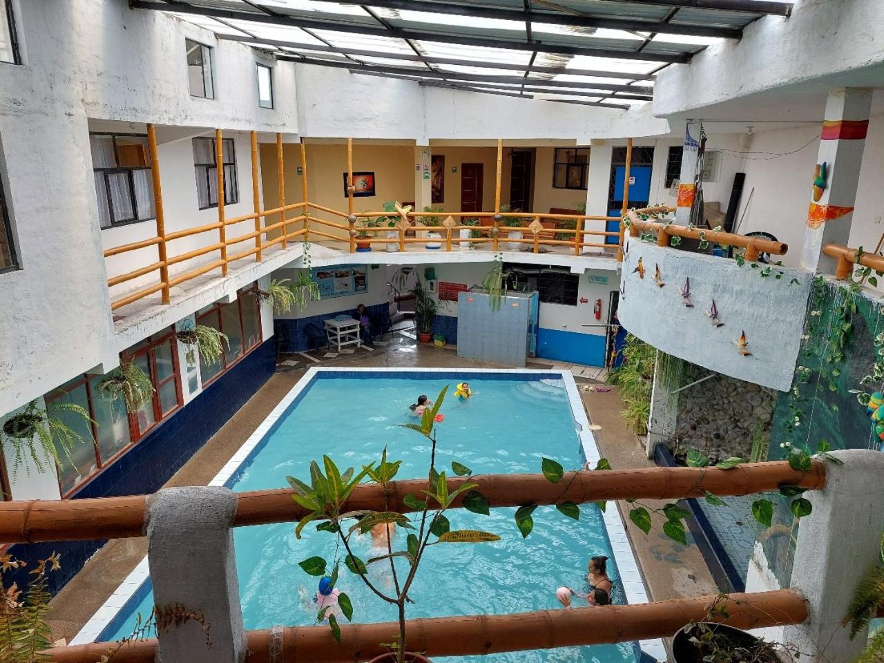 Hostal y Complejo Turístico La Rueda