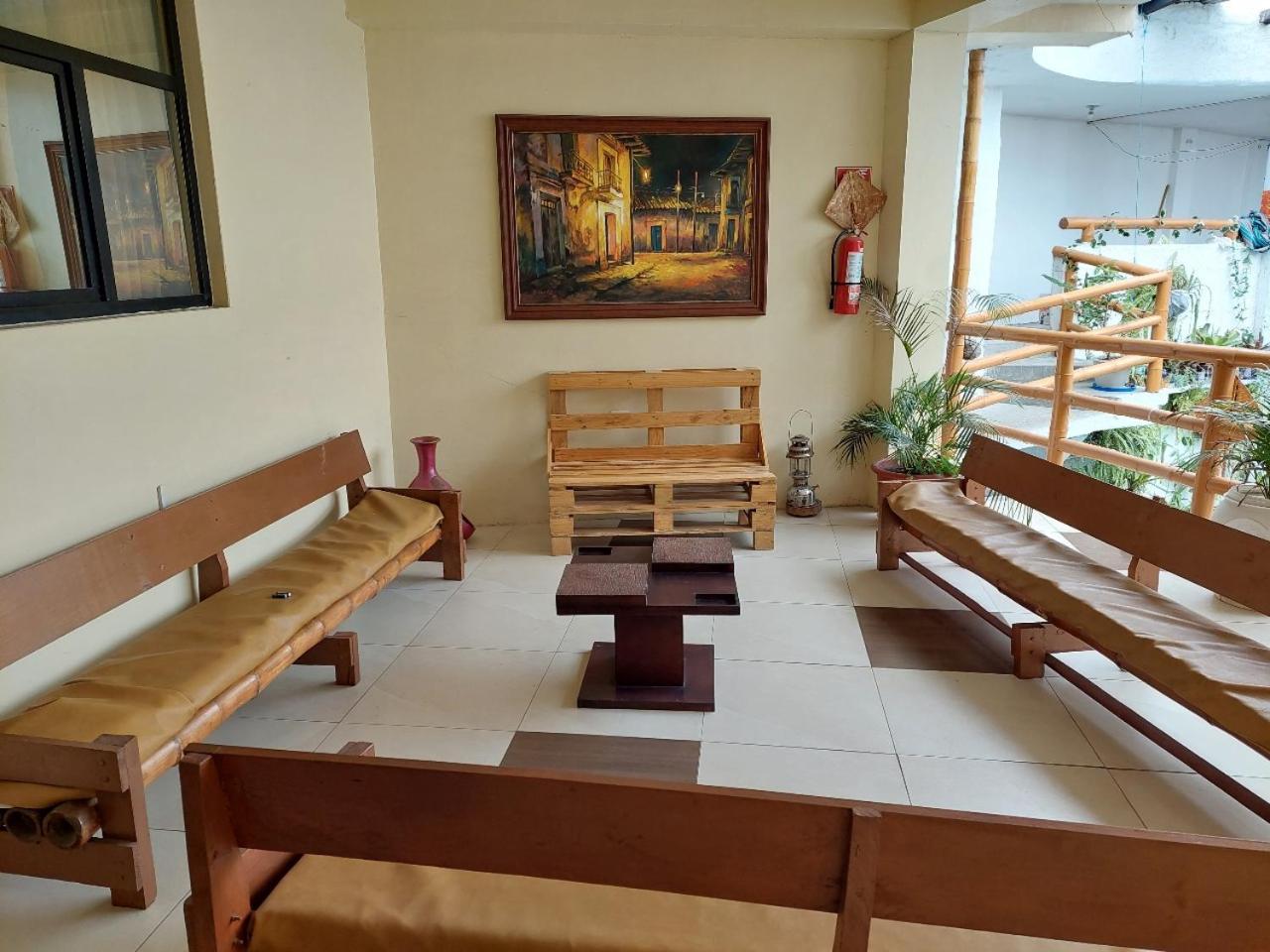 Hostal y Complejo Turístico La Rueda