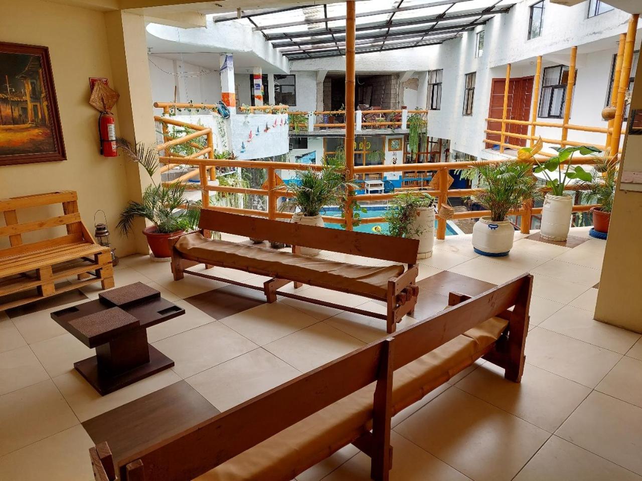 Hostal y Complejo Turístico La Rueda
