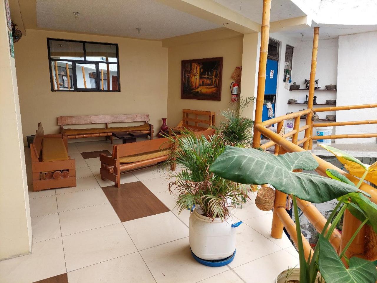 Hostal y Complejo Turístico La Rueda