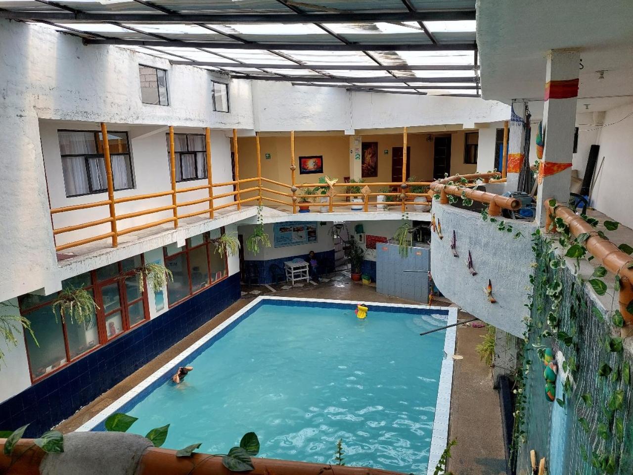 Hostal y Complejo Turístico La Rueda