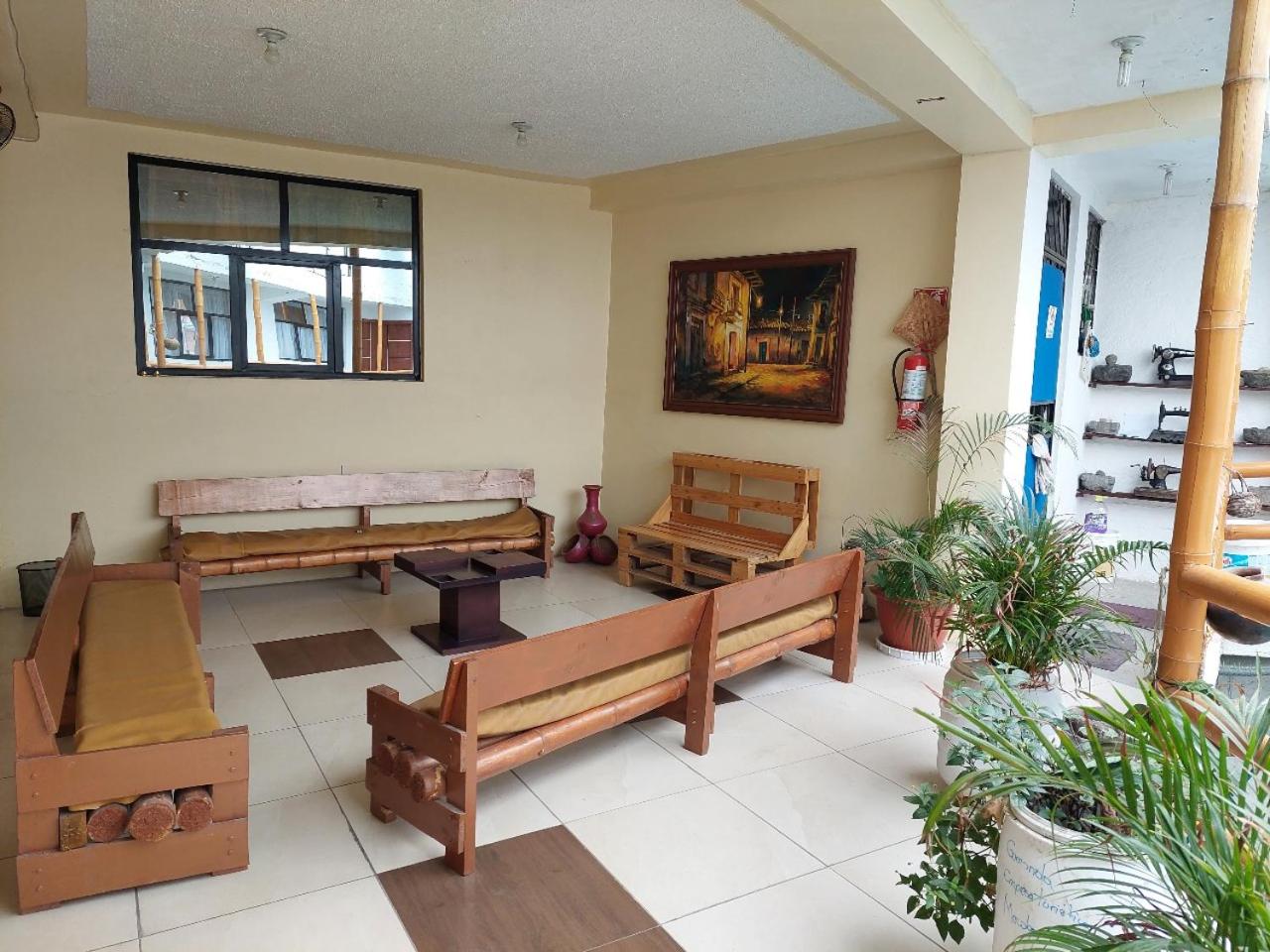 Hostal y Complejo Turístico La Rueda