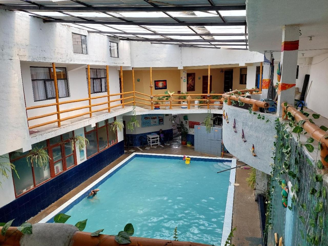 Hostal y Complejo Turístico La Rueda