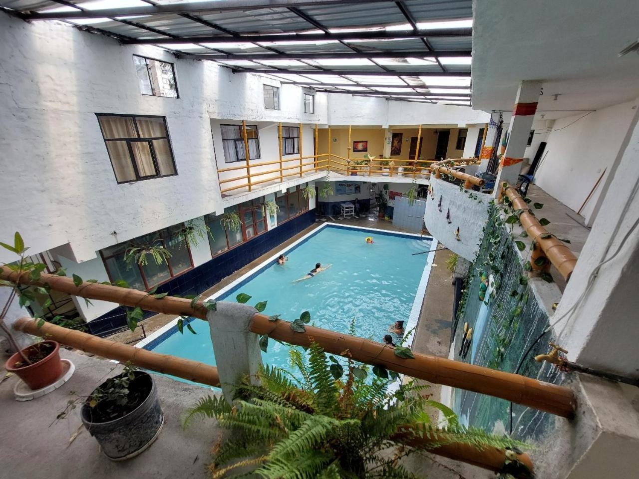 Hostal y Complejo Turístico La Rueda