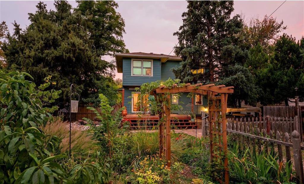Beautiful Historic House in Central Longmont